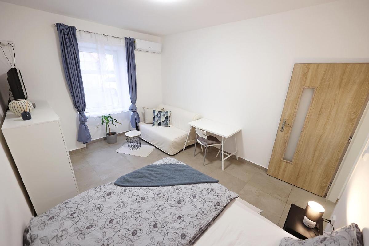 Fara No71 Apart 3 Libice nad Cidlinou Buitenkant foto